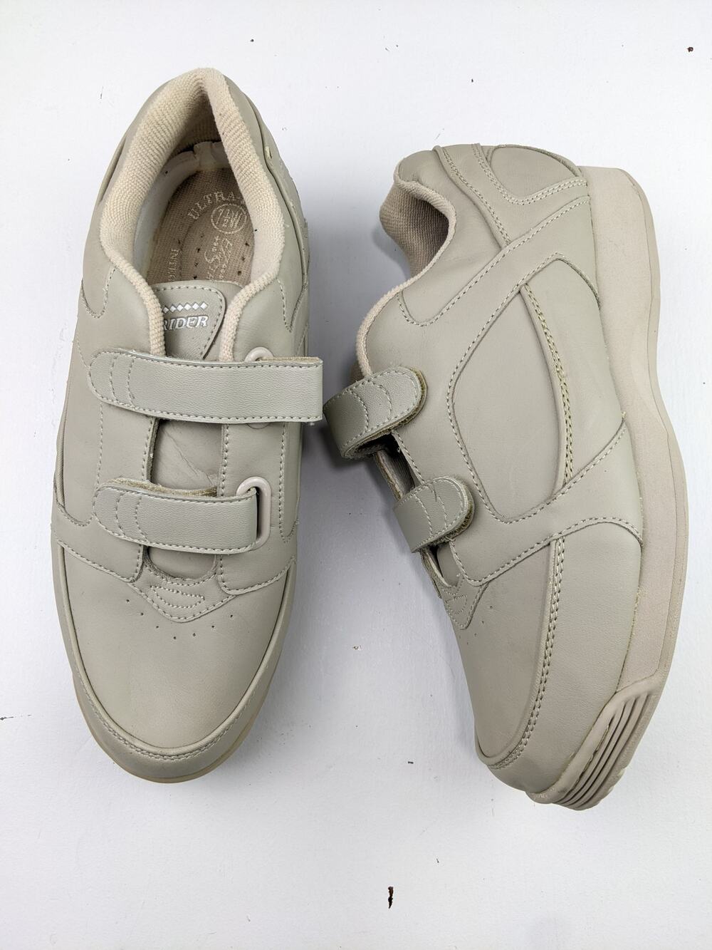 EZ Strider Men's 7.5 Sneakers - Beige
